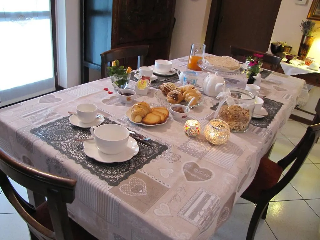 Maison D'Este Bed & Breakfast Casnate Con Bernate 0*,